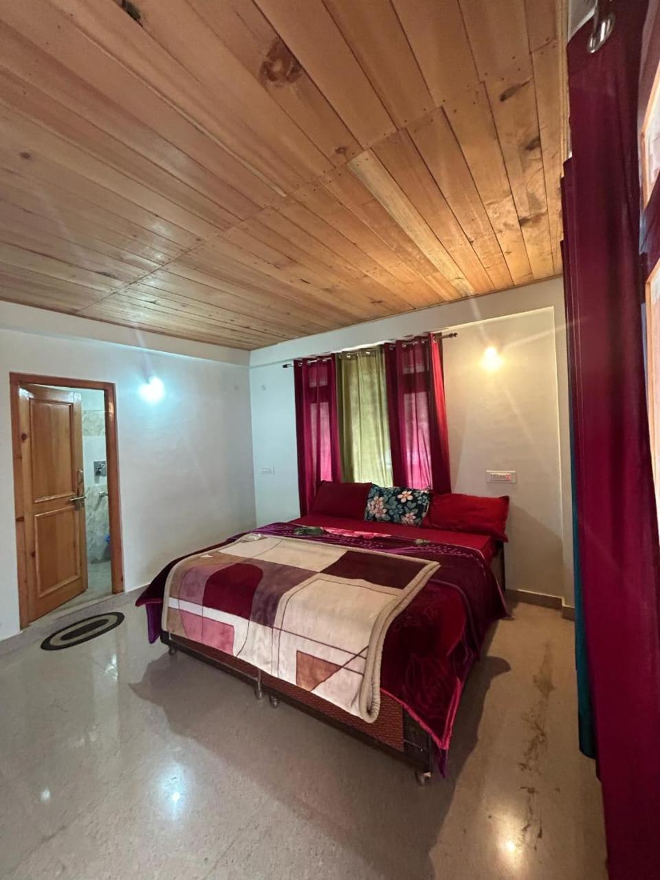 New Brahma Cafe Guest House Kalgha Exterior foto