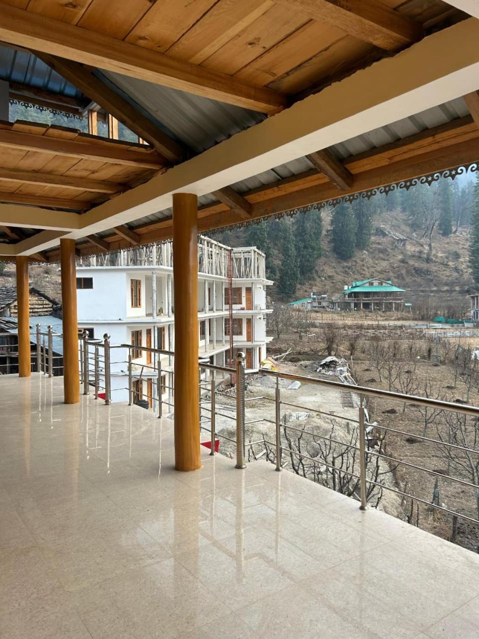 New Brahma Cafe Guest House Kalgha Exterior foto